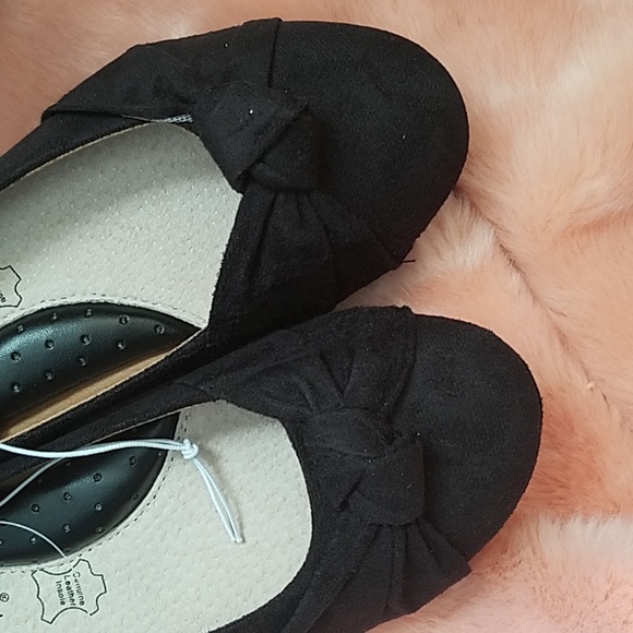 GoldToe Black Flat Shoes - Picture 4 of 6